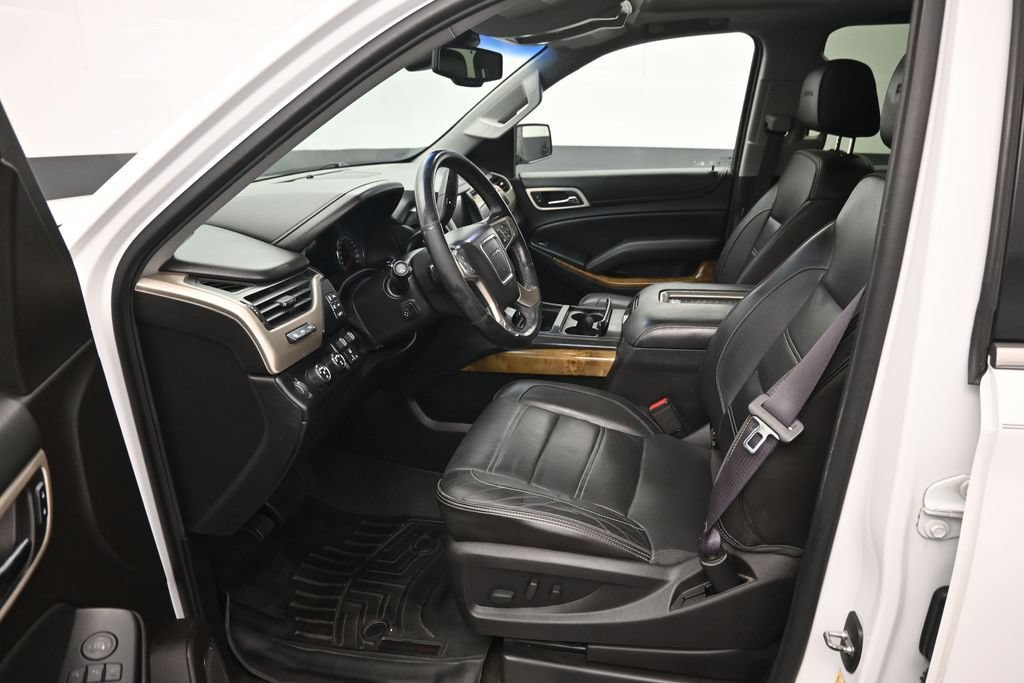Used 2017 GMC Yukon Denali w/ Open Road Package AWD/4WD image 9