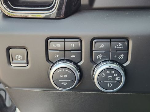 Used 2023 GMC Sierra 1500 AT4 w/ AT4 Premium Package image 21