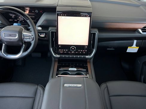 New 2026 GMC Yukon Denali w/ Denali Reserve Package AWD/4WD image 10