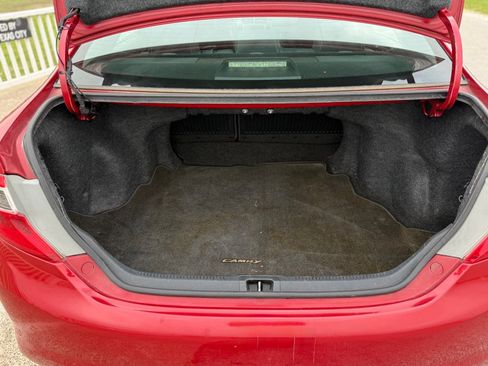 Used 2013 Toyota Camry SE image 16