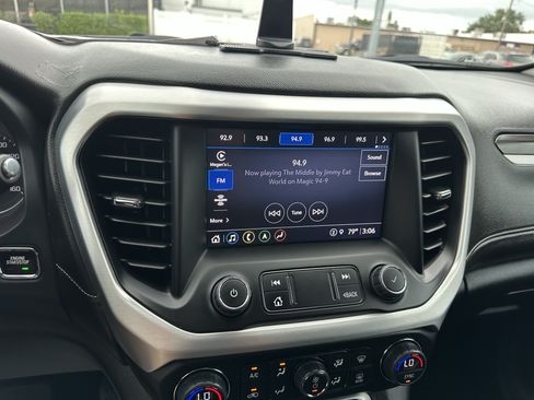 Certified 2023 GMC Acadia SLT AWD/4WD image 24