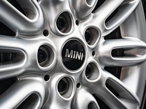 Used 2024 MINI Cooper S w/ Signature Upholstery Package image 8