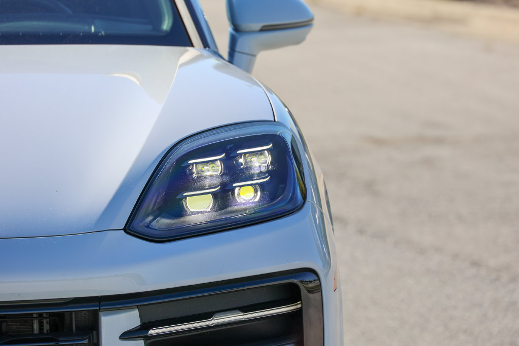 Certified 2026 Porsche Cayenne Coupe AWD/4WD image 28
