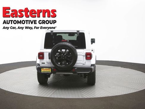 Used 2025 Jeep Wrangler Unlimited Sahara AWD/4WD image 36