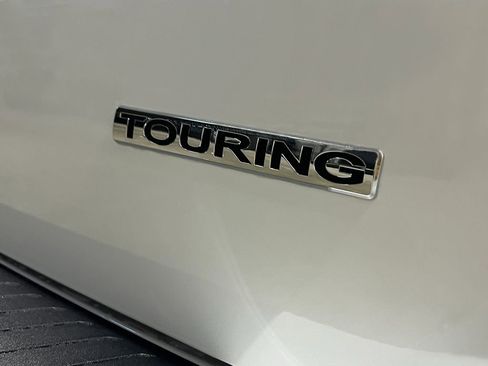 New 2026 Honda Odyssey Touring image 7