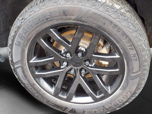 Used 2022 Ford Expedition XLT image 8