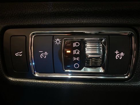 Used 2020 Lincoln Corsair Standard w/ Premium Package image 20