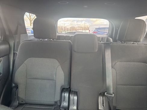 Used 2018 Ford Explorer XLT image 27
