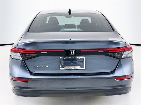 Certified 2025 Honda Accord SE image 3