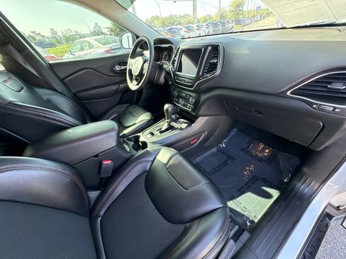 Used 2022 Jeep Cherokee Trailhawk w/ Comfort/Convenience Group AWD/4WD image 22
