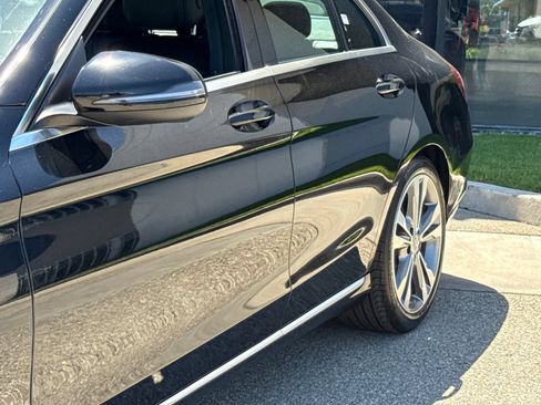 Used 2018 Mercedes-Benz C 300 Sedan image 4