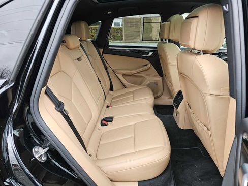 Used 2019 Porsche Macan S image 12