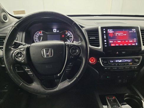 Used 2017 Honda Pilot Touring image 22