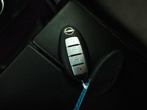 Used 2022 Nissan Rogue SV image 23