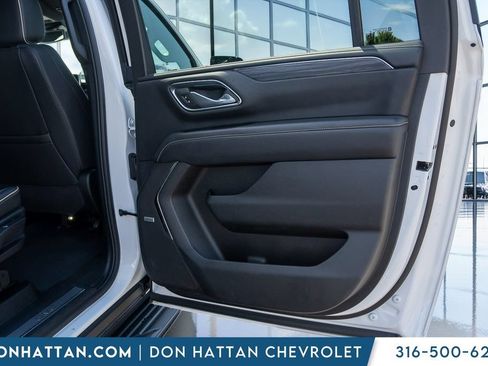 Used 2024 GMC Yukon XL SLT AWD/4WD image 23