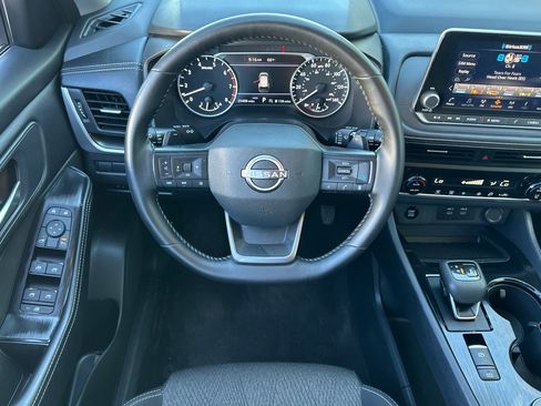 Used 2025 Nissan Rogue SV AWD/4WD image 15