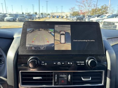 Used 2023 Nissan Armada SL image 32