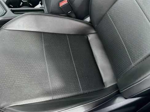 Used 2018 Volkswagen Tiguan SE FWD image 18