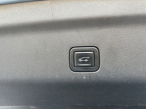 Used 2023 Chevrolet Suburban LT image 52