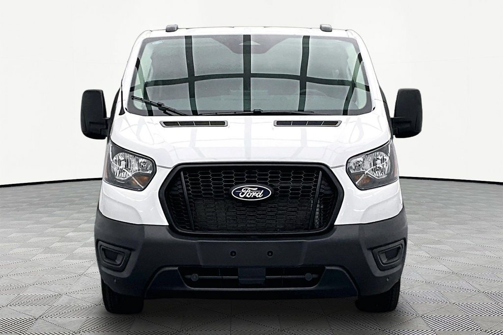 Used 2026 Ford Transit 150 Low Roof RWD image 3