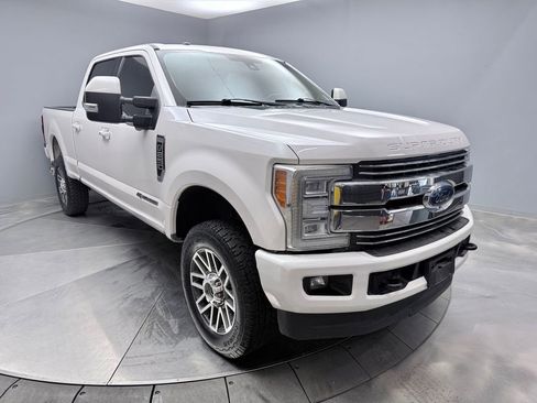 Used 2018 Ford F250 Lariat w/ Lariat Ultimate Package image 3