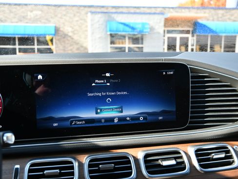 Used 2025 Mercedes-Benz GLS 450 4MATIC image 20