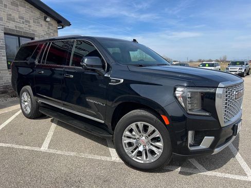 Used 2021 GMC Yukon XL Denali image 3