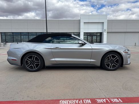 Used 2022 Ford Mustang Premium image 4