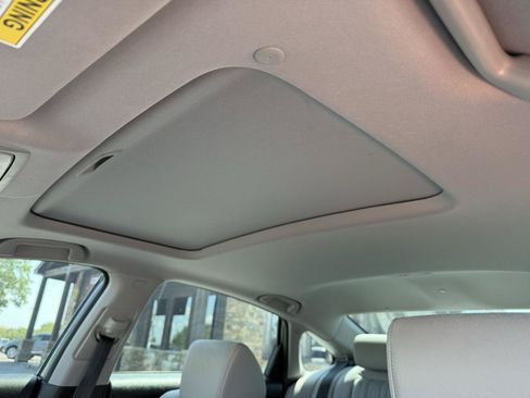 Used 2018 Honda Accord Touring image 15