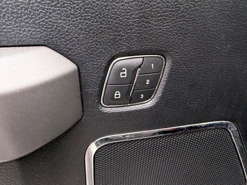 Used 2019 Ford F150 Platinum w/ Equipment Group 701A Luxury AWD/4WD image 18