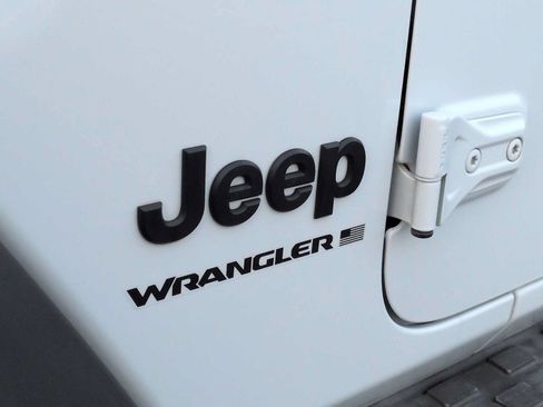 Used 2023 Jeep Wrangler Unlimited Sport AWD/4WD image 12