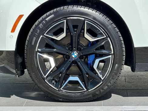 Used 2024 BMW iX xDrive50 w/ Sport Package AWD/4WD image 32