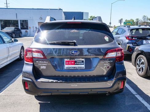 Used 2018 Subaru Outback 3.6R Limited image 17