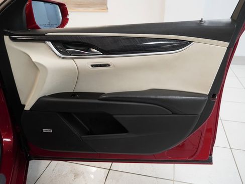 Used 2014 Cadillac XTS Platinum image 32