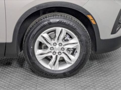 Used 2021 Chevrolet Blazer LT FWD image 32