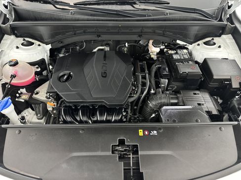 Certified 2023 Kia Sorento S w/ Panoramic Sunroof Package image 11