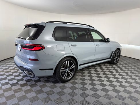 Used 2024 BMW X7 xDrive40i w/ M Sport Package image 8