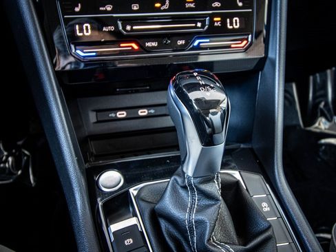 New 2026 Volkswagen Taos SE image 37