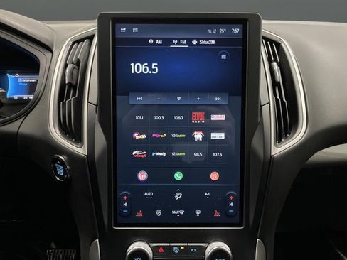 Used 2024 Ford Edge SEL image 17