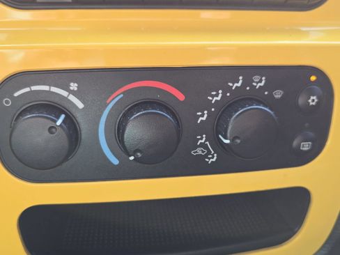 Used 2005 Dodge Ram 1500 Truck SLT w/ Rumblebee Group AWD/4WD image 33