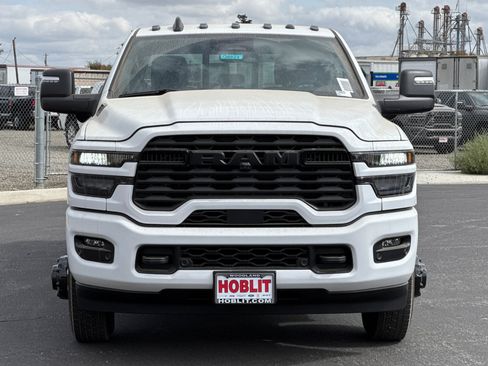 New 2027 RAM 3500 Big Horn AWD/4WD image 8