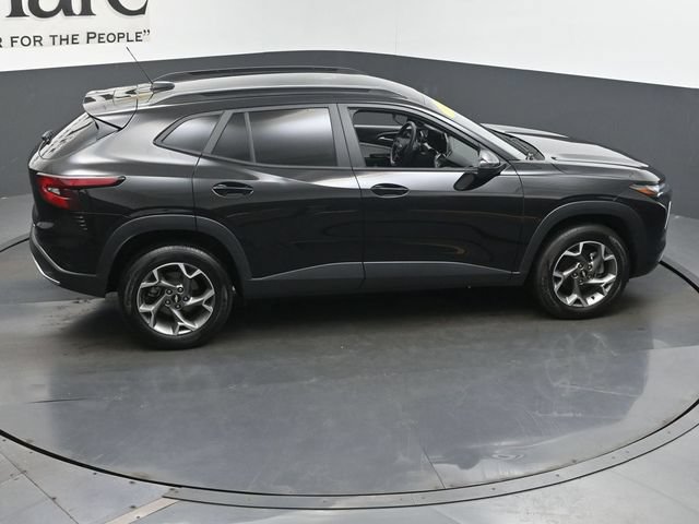Used 2025 Chevrolet Trax LT FWD image 44