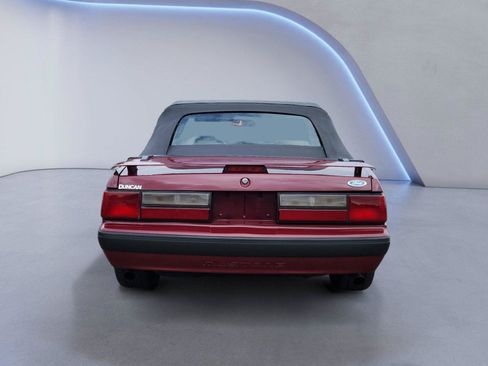 Used 1988 Ford Mustang LX RWD image 4