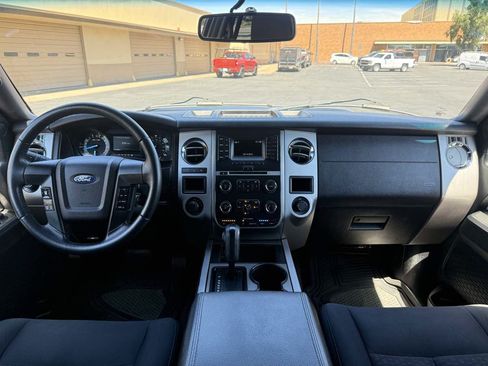Used 2017 Ford Expedition XLT AWD/4WD image 15