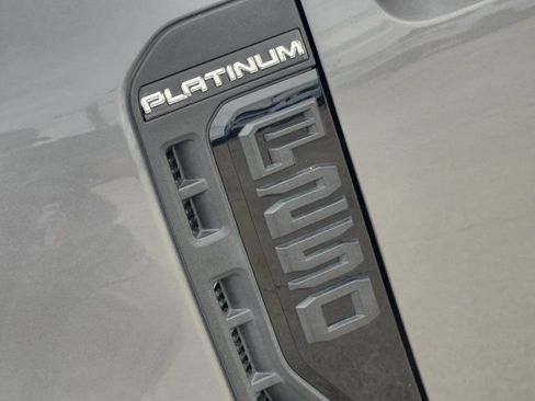 Used 2025 Ford F250 Platinum AWD/4WD image 12