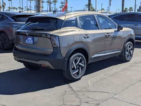 New 2026 Nissan Kicks SV w/ SV Premium Package image 2
