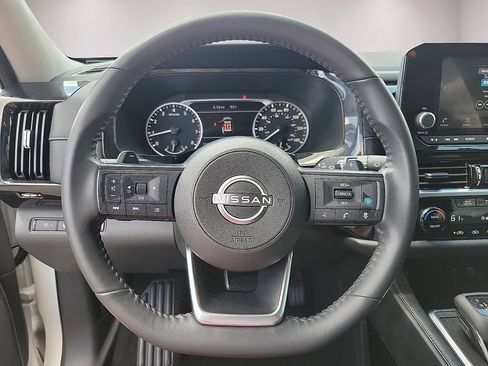 Used 2024 Nissan Pathfinder SV AWD/4WD image 20