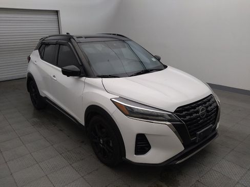 Used 2021 Nissan Kicks SR FWD image 13