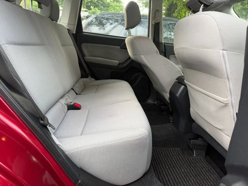 Used 2017 Subaru Forester 2.5i AWD/4WD image 11