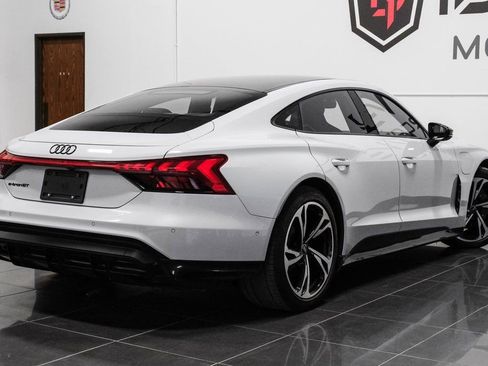 Used 2024 Audi e-tron GT Prestige image 12